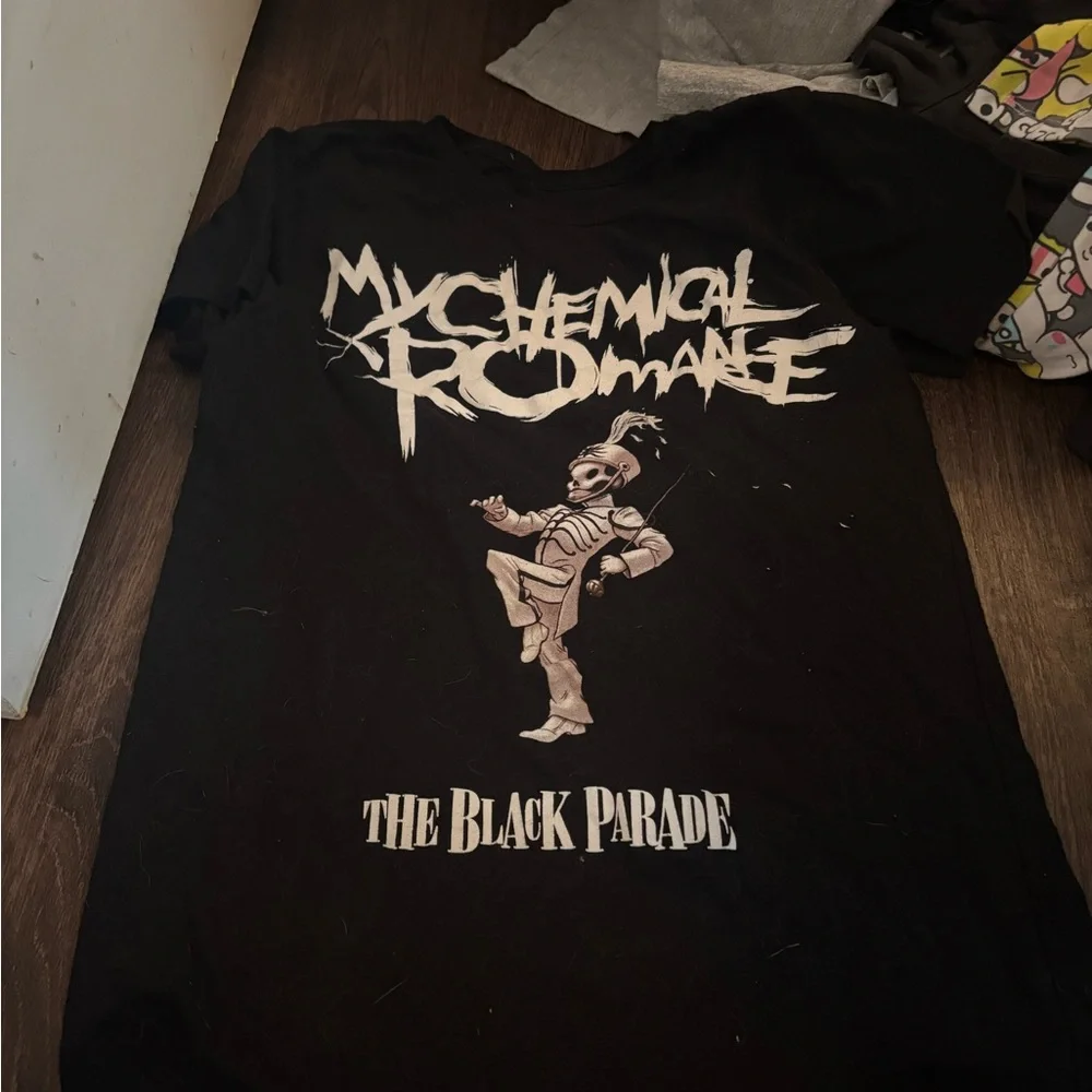 Black Graphic Tee with Band Design - Picture 3 of 3